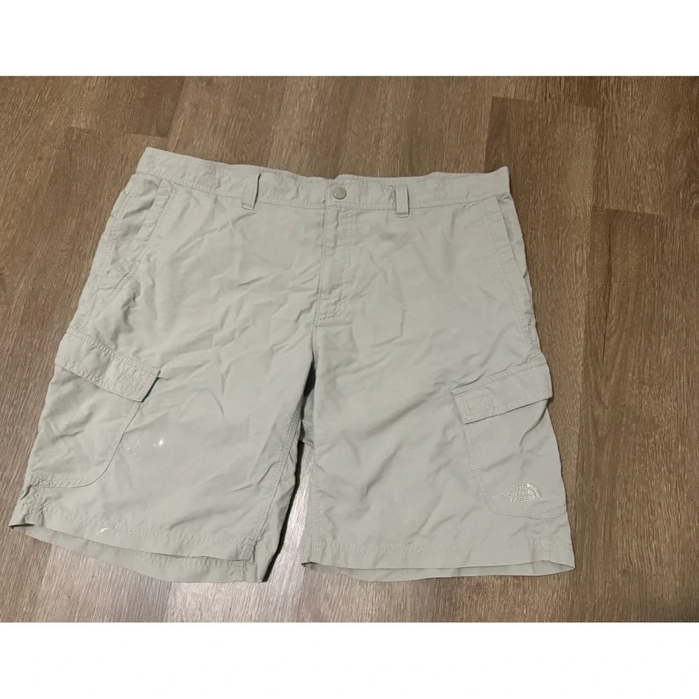 The North Face Shorts Mens 40 Beige Ripstop Cargo Pocket Hiking Outdoor‎ Nylon